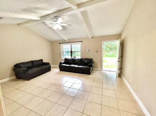 1135 2nd St, Hempstead, TX 77445-7886