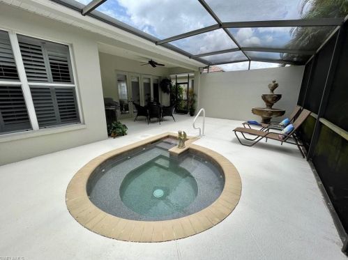 1822 Leamington Ln, Naples FL 34109-1452 exterior