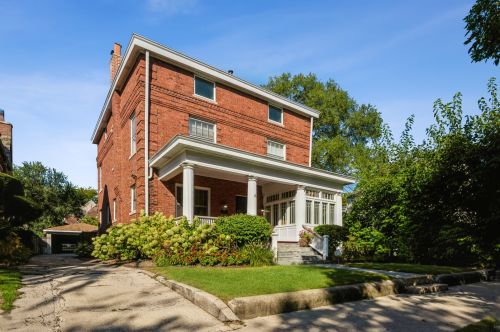 6910 Euclid Ave, Chicago, IL 60649-1512