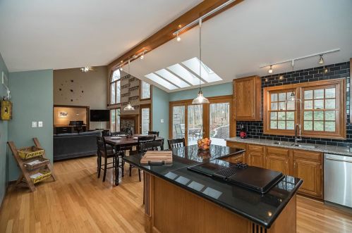 11070 Rambling Oaks Dr, Saint Louis MO 63128-2036 exterior