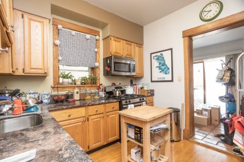 3746 Magnolia Ave, Chicago IL 60626-5305 exterior