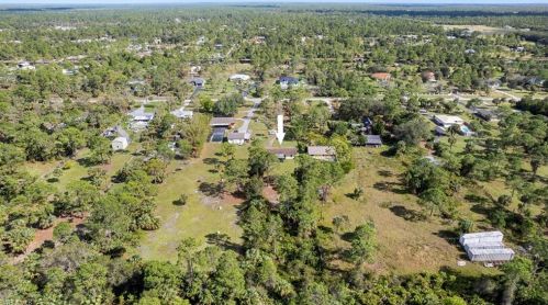 765 8 St, Naples FL 34120-0411 exterior