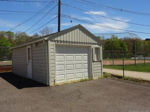 27 Derby Ave, Seymour CT 06483-3129 exterior