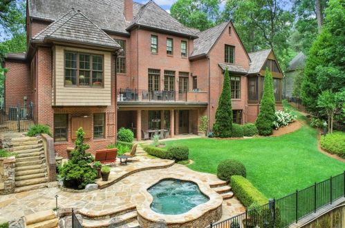 4234 Glen Devon Dr, Atlanta, GA 30327-3618