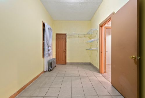 824 California, Chicago IL 60645-5208 exterior