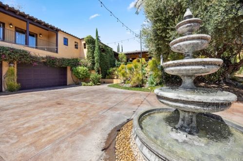 1028 Crestview Dr, Fullerton CA 92833-2203 exterior