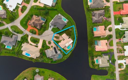 4795 Oak Cir, Boynton Beach FL 33436-5922 exterior