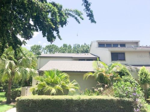 4202 Golf Club Ln, Tampa, FL 33618-2728