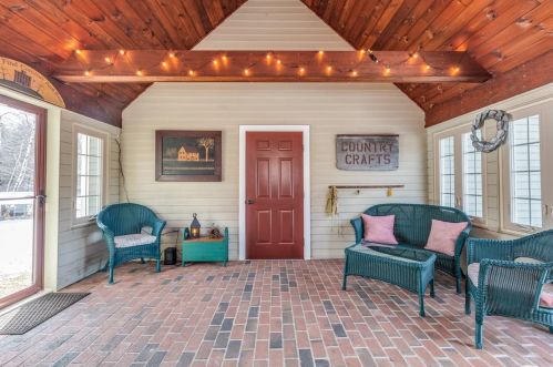 2 Asa Dr, Concord NH  03304-4012 exterior