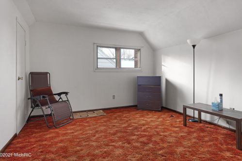 2118 Kalamazoo Ave, Grand Rapids MI 49507-3757 exterior