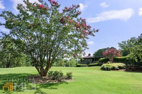 161 Lablanc Way, Atlanta GA  30327-1082 exterior