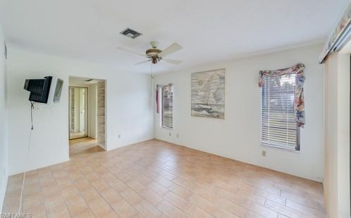 372 Sharwood Dr, Naples FL 34110-5724 exterior