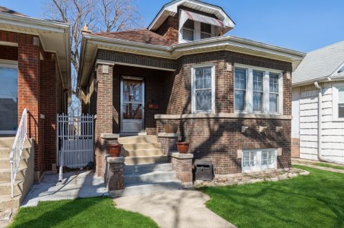 5342 Nelson St, Chicago, IL 60641-4953