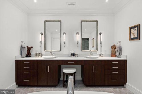 2735 Cathedral Ave, Washington DC  20008-4119 exterior