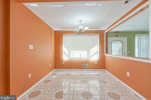 15 Pne St, Camden NJ 08103-3353 exterior