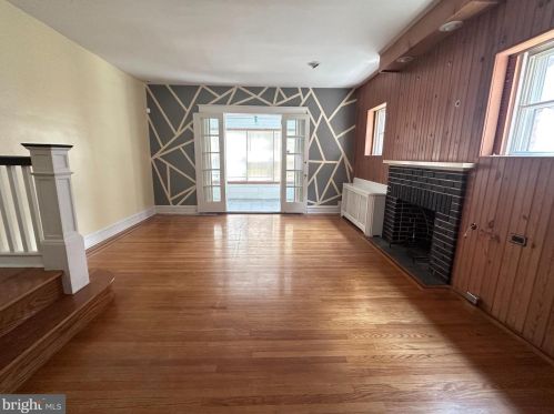 7018 Erdrick St, Philadelphia PA 19135-2601 exterior