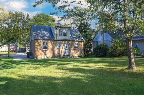 214 Keller Ave, Waukegan IL 60085-5028 exterior