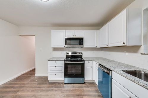 431 Texas St, Denison TX 75020-6137 exterior