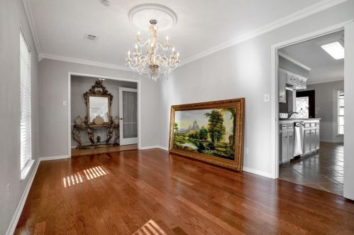 221 Normal Park Dr, Huntsville TX 77320-3438 exterior