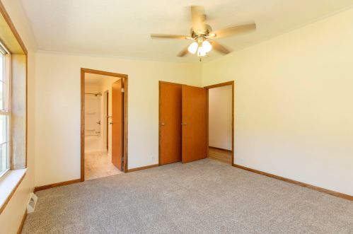 19780 Chain Lk St, Cassopolis MI 49031-9538 exterior