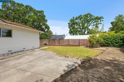 1895 Risdon Rd, Concord CA 94518-3460 exterior