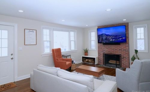 43 Grandview Ave, Norwalk CT 06850-3123 exterior