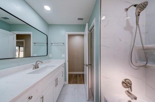 5012 Barrowe Dr, Tampa FL 33624-2593 exterior