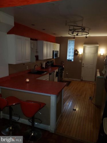 5411 11 St, Philadelphia PA 19123-1920 exterior