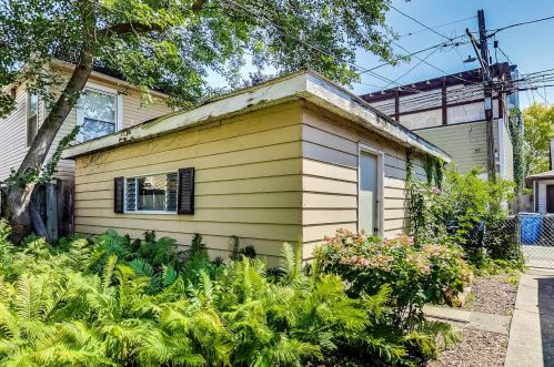 2145 Grace St, Chicago IL 60618-4901 exterior