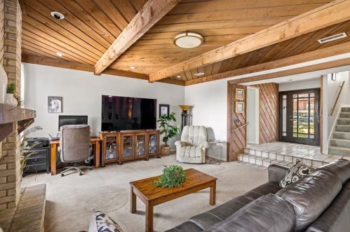 8409 Adirondack Trl, Austin TX 78759-7935 exterior