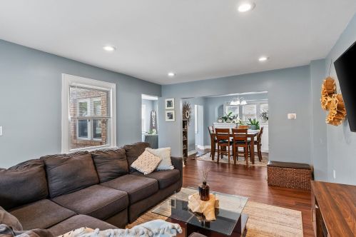 7113 43rd St, Milwaukee WI  53209-2220 exterior