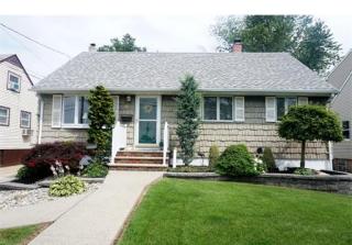 24 Universal Ave, Iselin, NJ 08830-2453