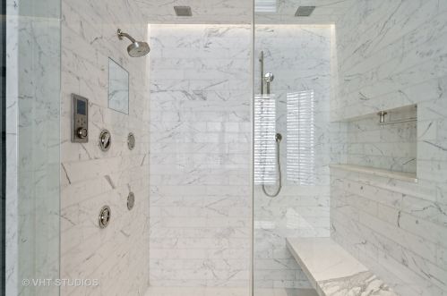 1449 Astor St, Chicago IL 60610-1608 exterior