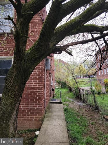 408 Chaplin St, Washington DC 20019-4262 exterior