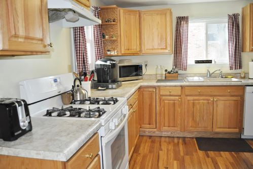 3764 84th St, Milwaukee WI  53228-1704 exterior