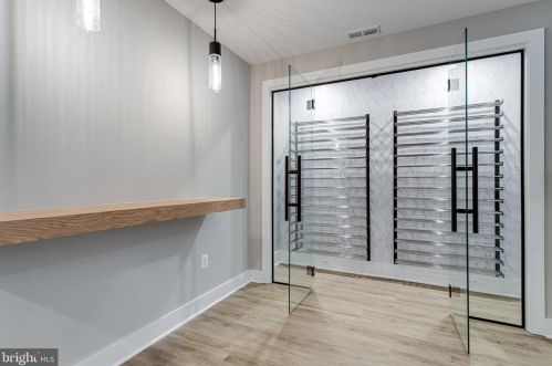 1520 Brookhaven Dr, Mc Lean VA  22101-4127 exterior