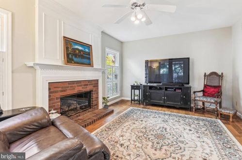 803 Catoctin Cir, Leesburg VA 20176-4951 exterior