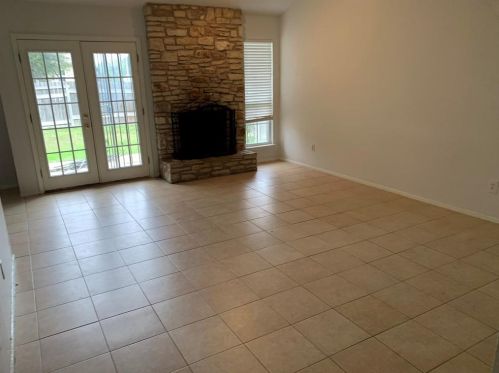 6600 Deatonhill Dr, Austin TX  78745-4724 exterior