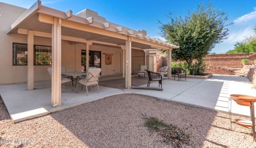 802 Belltower Dr, Green Valley AZ 85614-3268 exterior