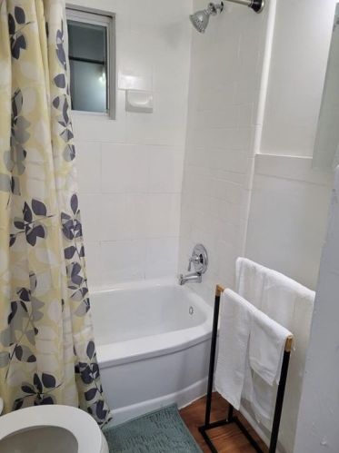 2383 Baker Rd, Atlanta GA 30318-6263 exterior