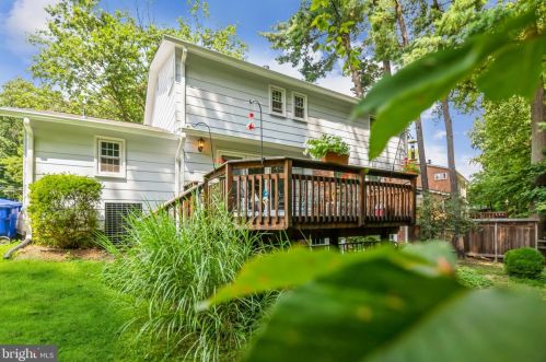 12 Crst Park Ct, Silver Spring MD 20903-1305 exterior