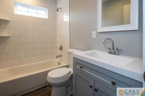 87 Ashley Rd, Edison NJ  08817-4062 exterior