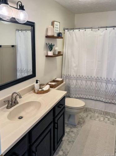 13176 Blackwood Dr, Dewitt MI 48820-8103 exterior