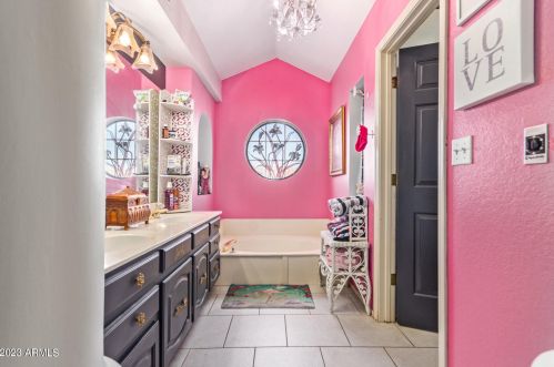 7035 28th Dr, Phoenix AZ 85051-4024 exterior