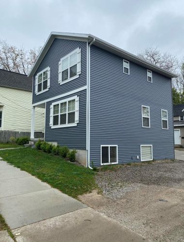 211 Bradford St, Grand Rapids, MI 49503-1501