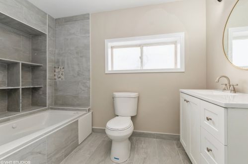 9059 Ellis Ave, Chicago IL 60619-7821 exterior