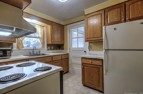 78 Lafayette St, Milford CT 06460-4711 exterior