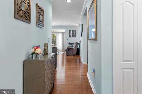 208 Carson Ter, Huntingdon Valley PA  19006-4718 exterior