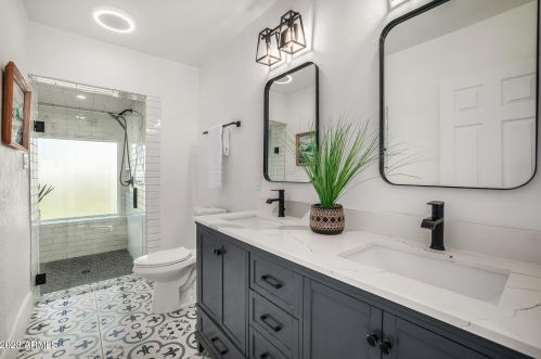 724 Cactus Wren Dr, Phoenix AZ  85021-8626 exterior