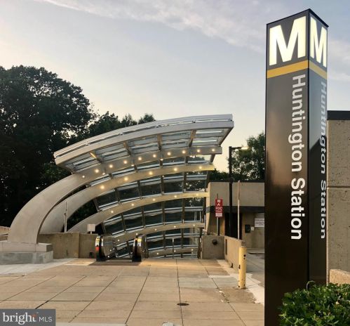 6002 Kings Hwy, Alexandria VA 22303-2219 exterior